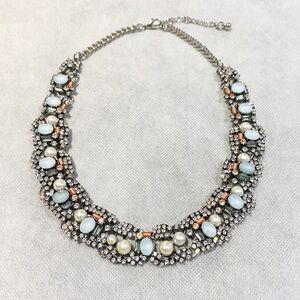NWOT - Elegant Pearl and Crystal Necklace